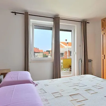 Cozy Danica With Terrace Daire *