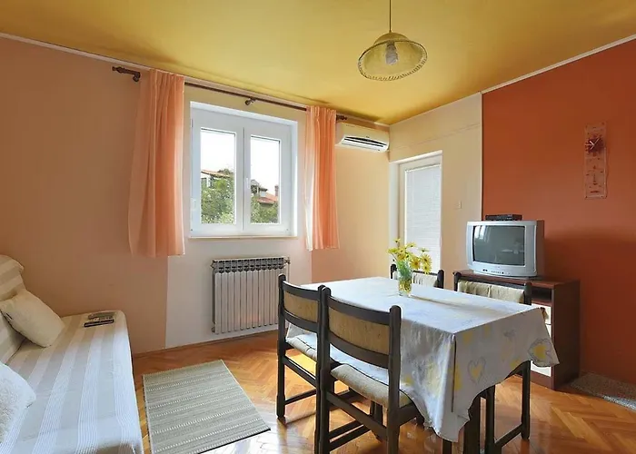 Cozy Danica With Terrace Rovinj