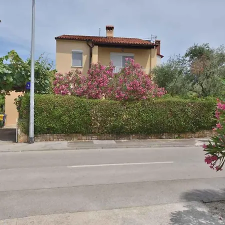 Cozy Danica With Terrace Rovinj